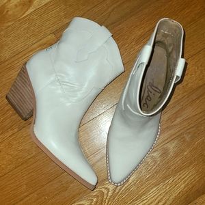 Zodiac Roslyn Wester Bootie